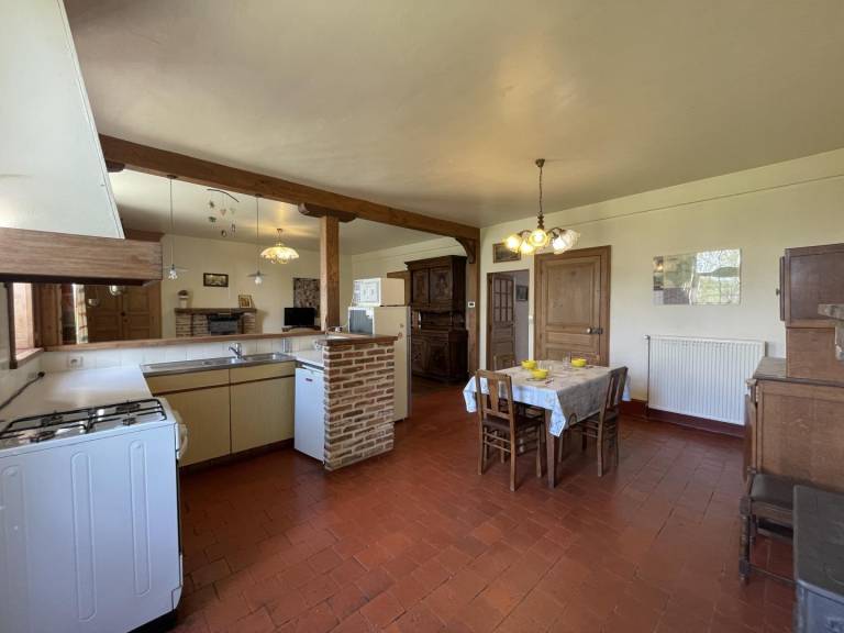 Gite with BBQ & yard — photo 4