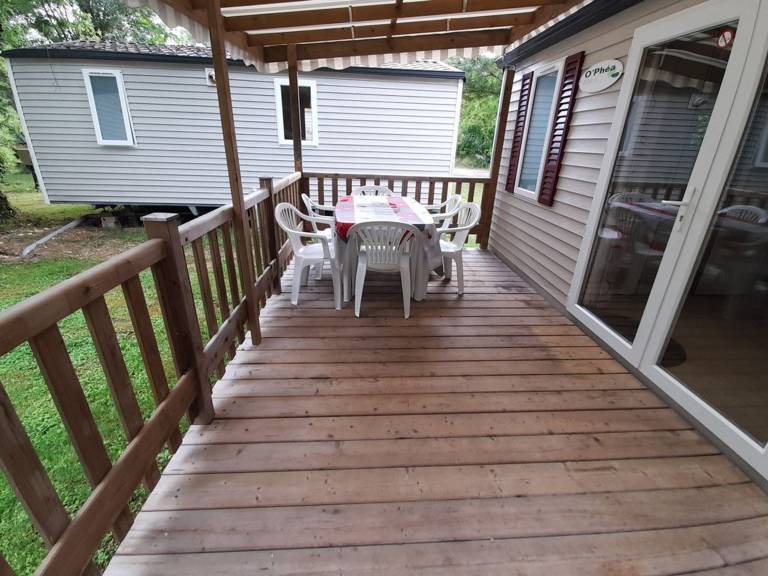 Mobile home with pool — photo 2
