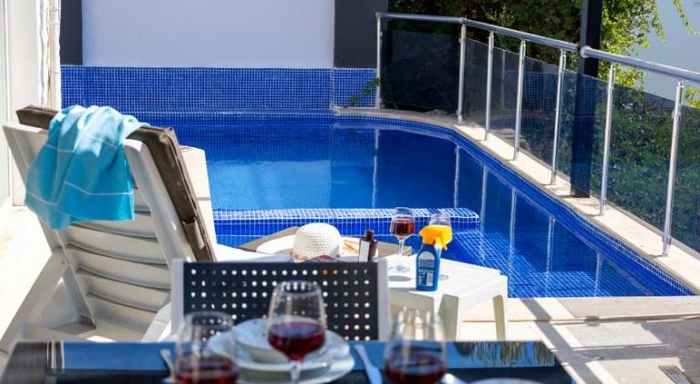 Sea view 5 En-suit villa, pool heatable, free WIFI VillaHappy in Kalkan in Antalya