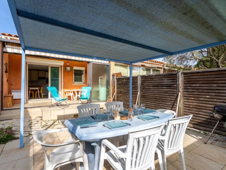 Wonderful vacation home with pool, patio & yard | Pets are welcome — photo 3