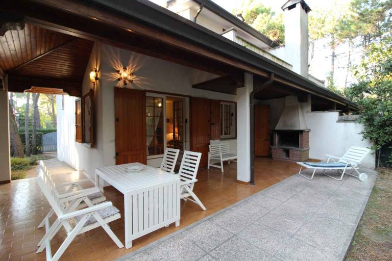 Charming villa with terrace & yard | Beach nearby | Pets allowed — photo 4
