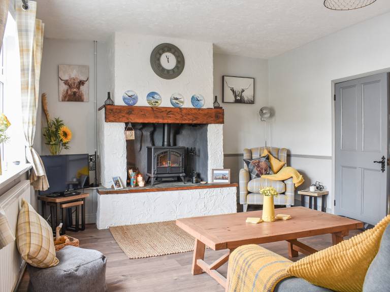 Cottage with garden — photo 4