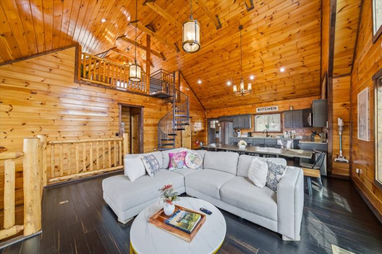 Fully equipped charming cabin with barbeque & jacuzzi | Dogs allowed in Pigeon Forge, TN