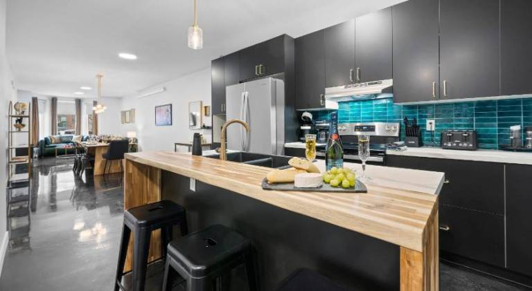 Charming apartment | Next to Parliament Building | Perfect for remote work | Pets allowed — photo 4