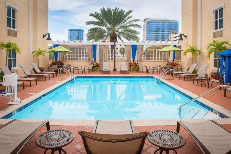Hampton Inn & Suites St. Petersburg/Downtown — photo 2
