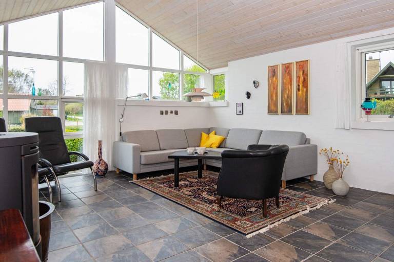 Fully equipped vacation home with patio | Next to the beach | Pets are welcome — photo 5