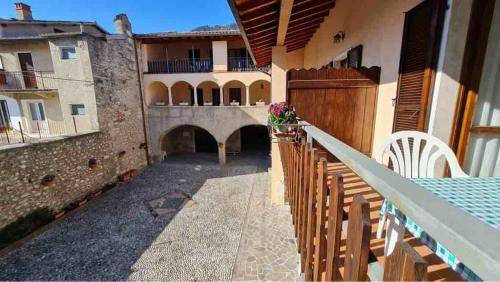 Charming rental apartment with patio & pool | Pets allowed in Tignale