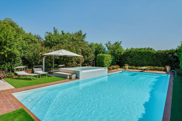 Family-friendly ample house with barbeque & pool | Pets allowed — photo 3