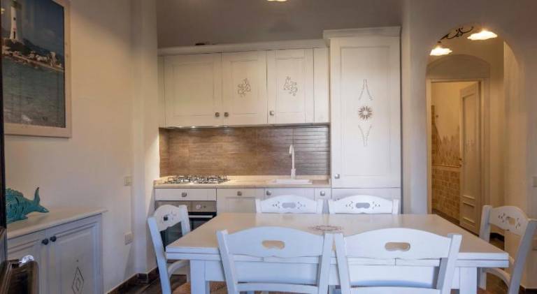 Rental apartment with terrace & yard — photo 4