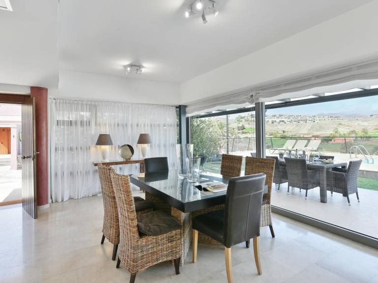 Children-friendly spacious vacation home with patio, yard & private pool | Good for workation | Pet-friendly — photo 4