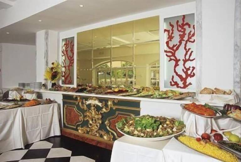 M Glamor Hotel — photo 5