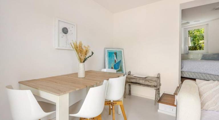 Apartment with terrace — photo 2