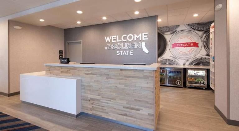 Hampton Inn Santa Cruz West — photo 4