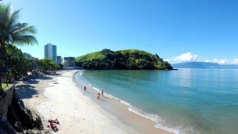 Holiday apartment | Next to the beach | Pets allowed in Caraguatatuba