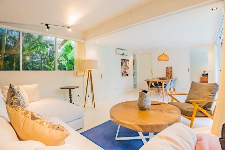 House with yard & pool | Perfect for remote work | Pets allowed — photo 2