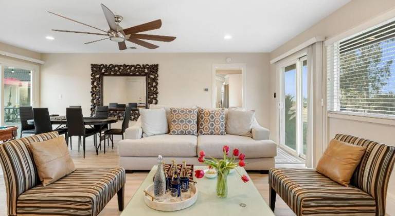 House with pool & jacuzzi — photo 2