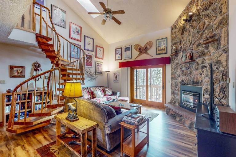 Condo  Fraser