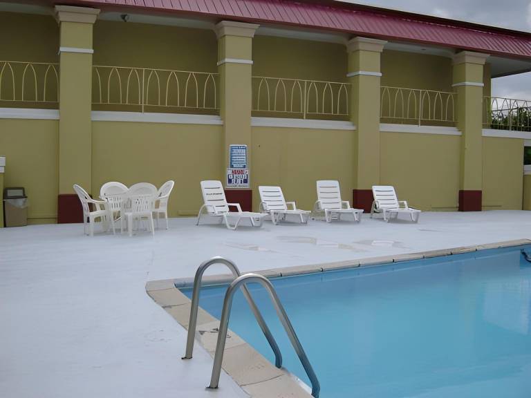 Americas Best Value Inn Weatherford, OK — photo 4
