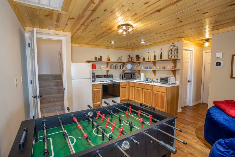 Cabin with hot tub & BBQ | Mountain view — photo 5