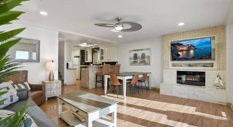 Vacation home with 2 rooms for 6 persons in Newport, CA