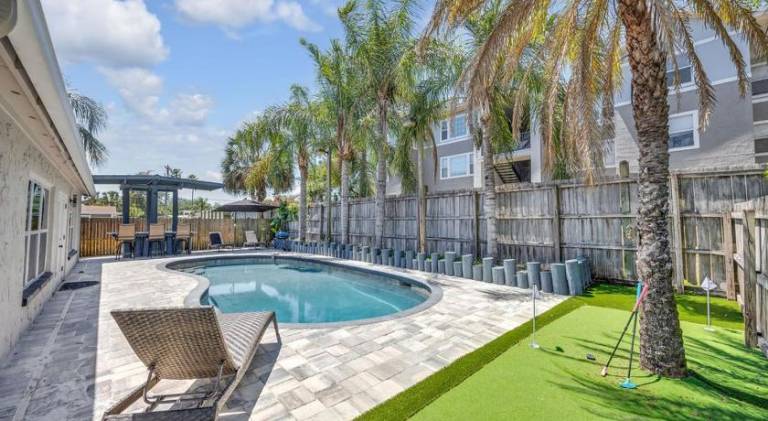 Big house with pool | Pet-friendly in Jacksonville, FL
