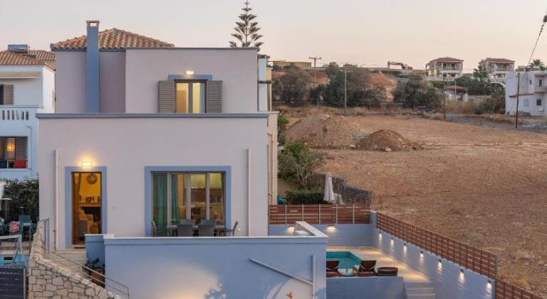 Villa with private pool, yard & terrace | Next to the beach | Good for workation | Pets allowed — photo 2