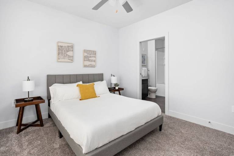CozySuites Nora 2BR next to Whole Foods