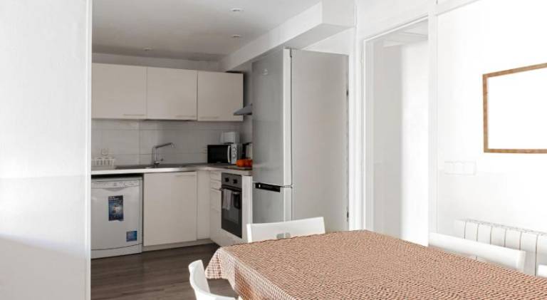Fully equipped rental apartment | Close to Barcelona Cathedral | Pets are welcome — photo 3