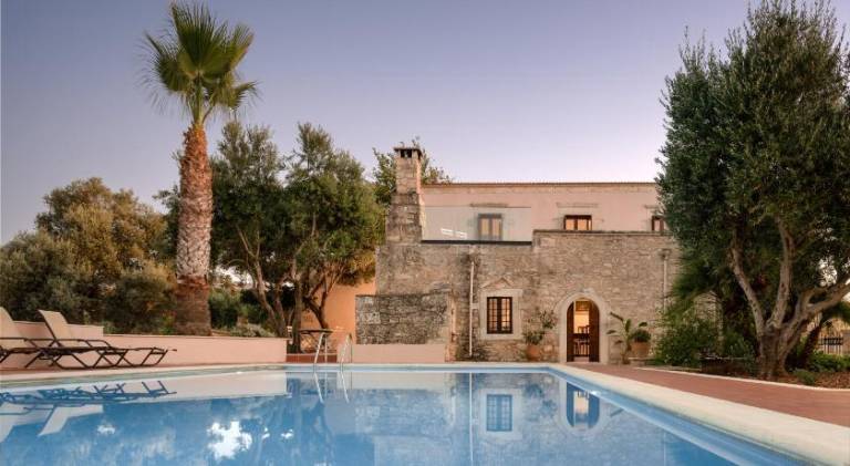 Villa with pool & terrace in Mylopotamos