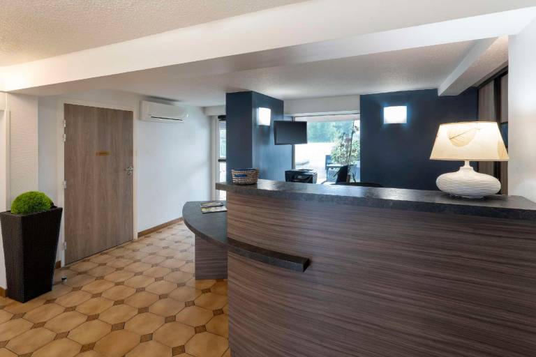 Sure Hotel by Best Western Saintes — photo 2