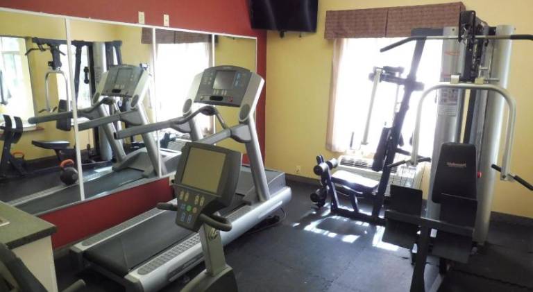 Red Roof Inn & Suites Galloway — photo 5