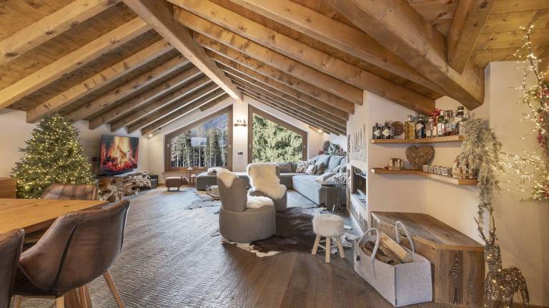 Family-friendly villa with hot tub, yard & terrace | Panoramic view | Ski nearby | Pets are welcome — photo 2