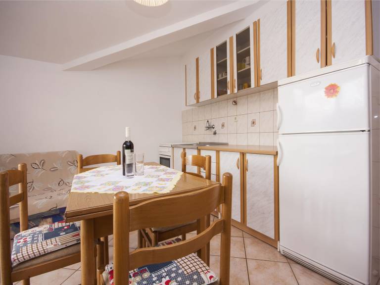 Apartment with yard | Sea view — photo 5