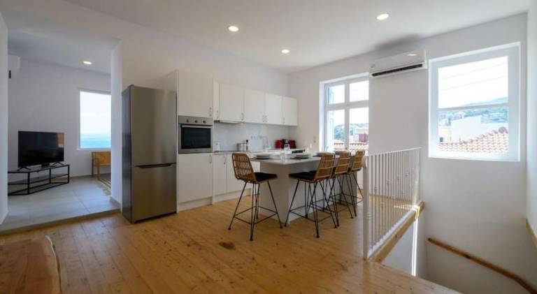 Fully equipped pleasant apartment with terrace | Pet-friendly — photo 2