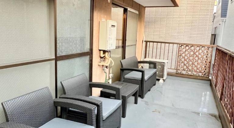 Holiday apartment with patio & hot tub — photo 3