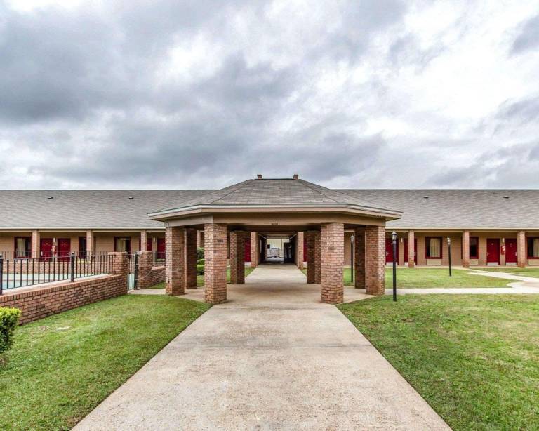 Econo Lodge Inn & Suites Enterprise — photo 4