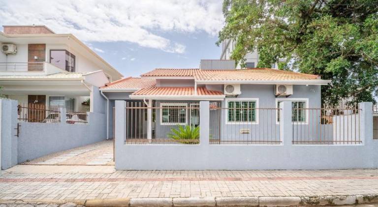 Wonderful vacation home | Beach nearby | Pets are welcome in Bombinhas
