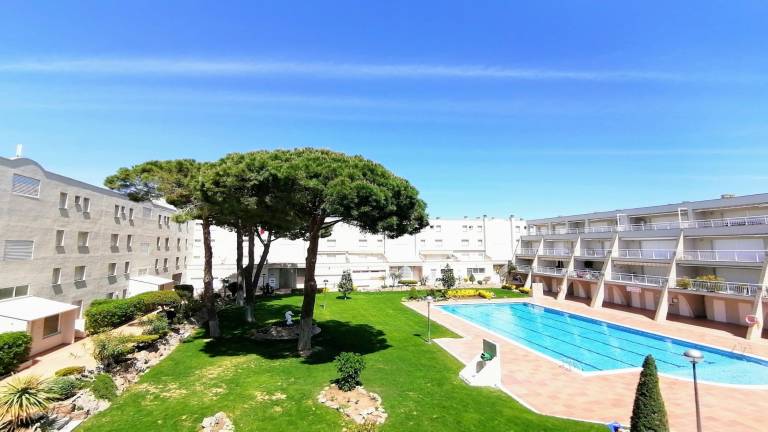 Apartment with garden, pool & terrace — photo 3