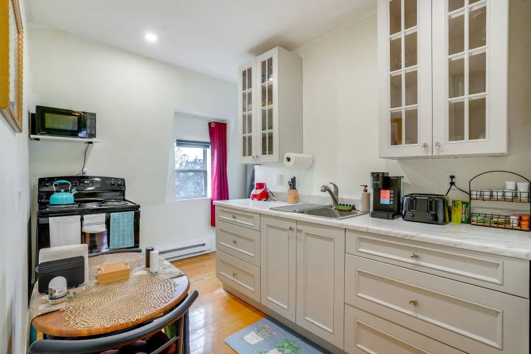 Apt in Historic Lynn Neighborhood: 2 Mi to Beach! in Sale