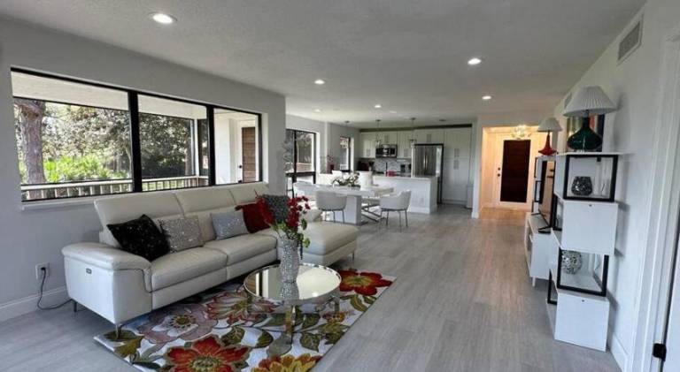 Rental apartment with pool | Pets allowed in Palm Beach Gardens, FL