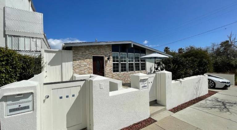 House | Near Gehry Residence in Santa Monica, CA