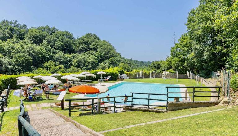 Villa with BBQ, garden & pool — photo 4
