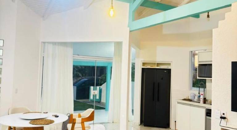 Vacation home with pool — photo 2