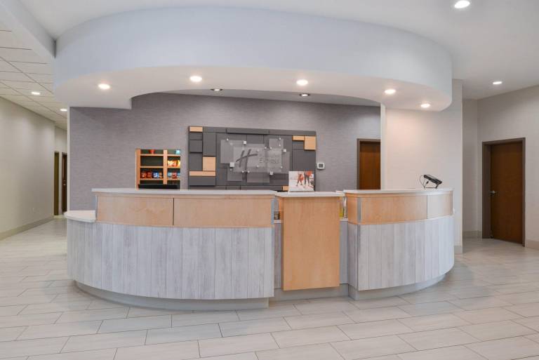 Holiday Inn Express & Suites Pueblo By IHG — photo 5