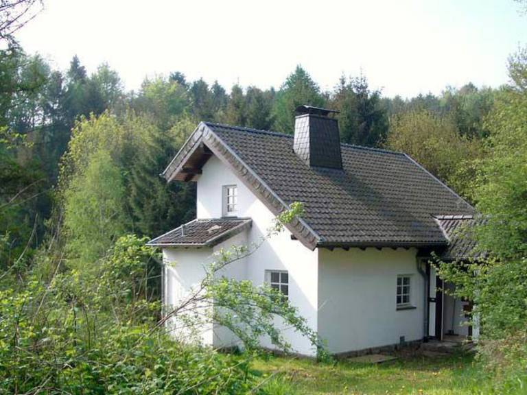 Fachwerkhaus mit Garten, Grill und Terrasse — photo 3
