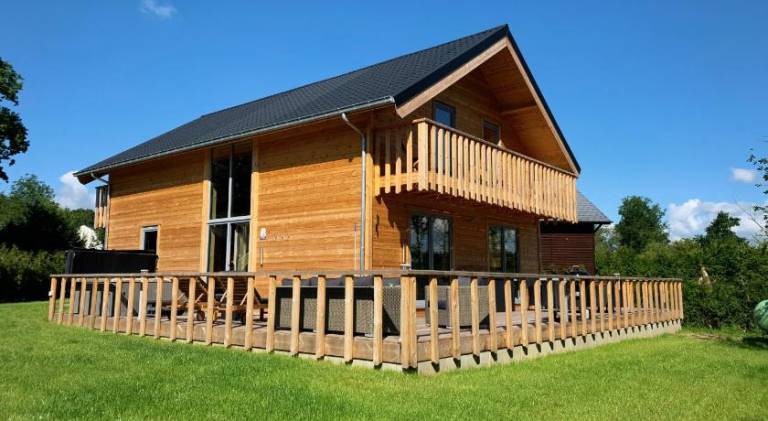 Fully equipped big chalet with barbeque, terrace & yard | Dogs allowed in Durbuy