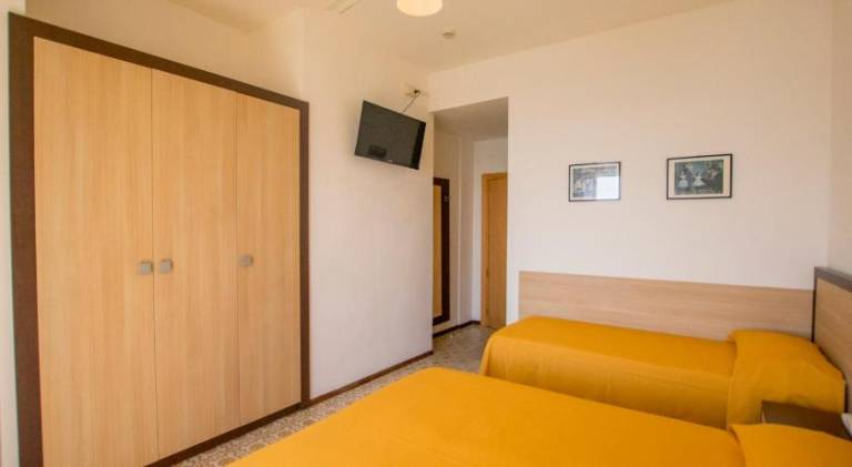 Hotel Apollonia Sea View & Beach Pool — photo 2