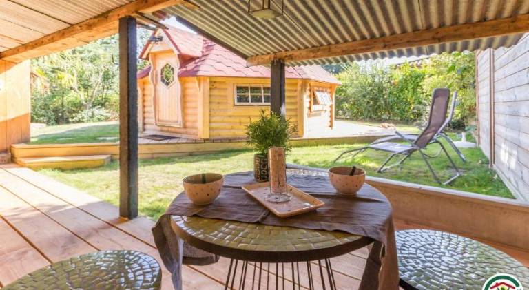 Lodge with terrace, sauna & yard | Pets allowed — photo 3