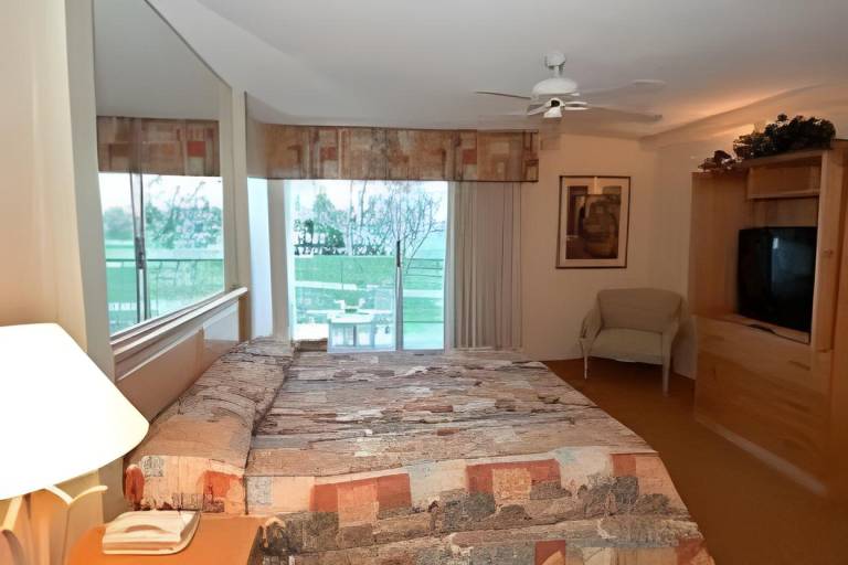 WorldMark Plaza Resort & Spa in Palm Springs, CA