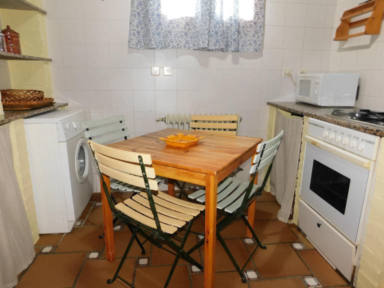 Fully equipped pleasant apartment with yard, terrace & barbeque | Dogs allowed — photo 4